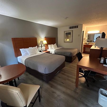 Quality Inn University Lansing Exterior photo