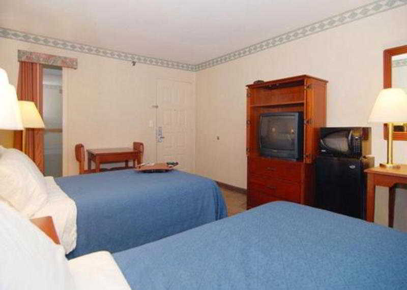 Quality Inn University Lansing Exterior photo