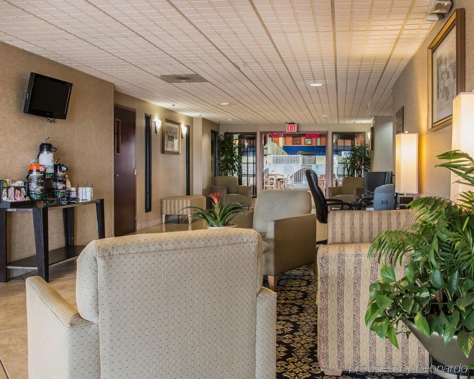 Quality Inn University Lansing Exterior photo