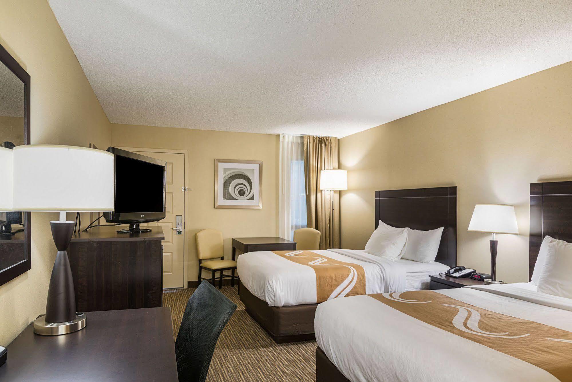 Quality Inn University Lansing Exterior photo
